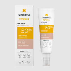 Sesderma Repaskin con Color SPF50 | Protector Solar + Tono Unificado