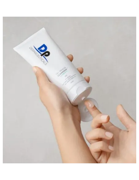 Dermapen World Tri-Phase Cleanser | Limpiador Facial Trifásico Desmaquillante